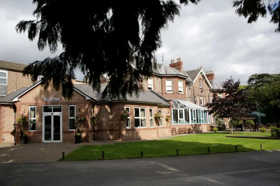 Burn Hall Hotel