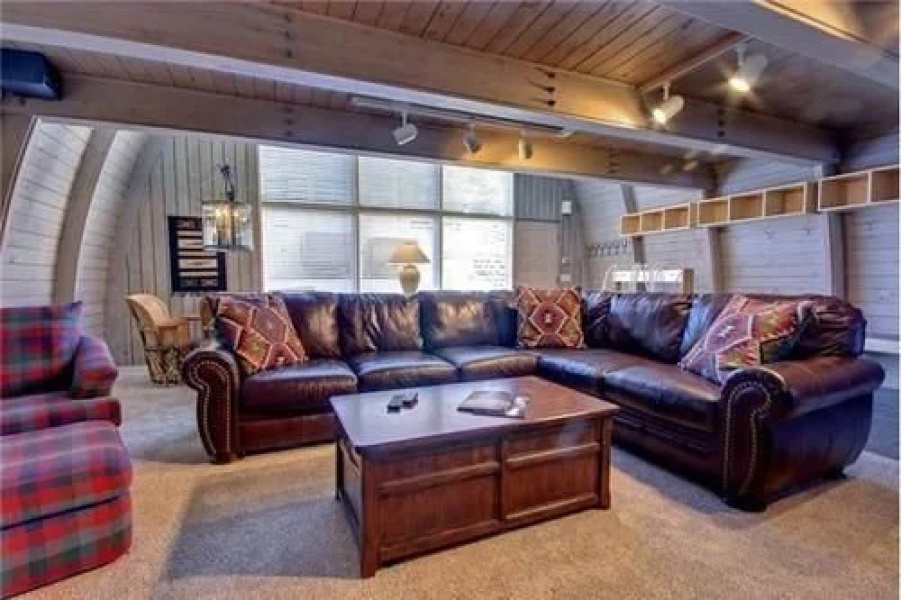 1120 Empire Avenue Private Home by Alpine Ski Properties