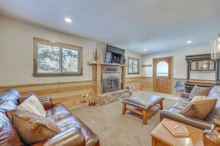 Pet-friendly Florissant Cabin w/ Fire Pit!