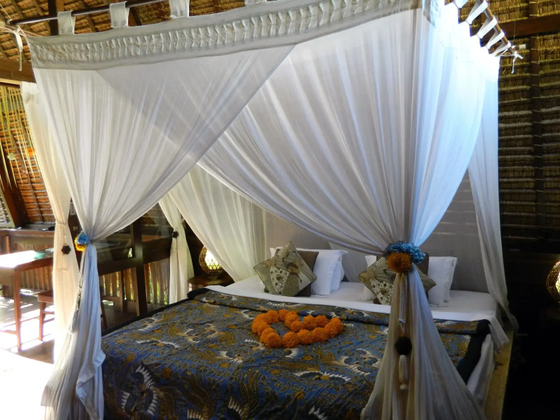 Cili Emas Oceanside Resort