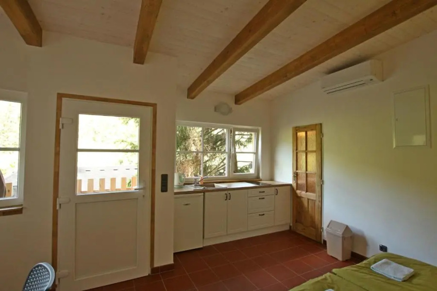 Malběnka - chata na skále pod hradem Kokořín