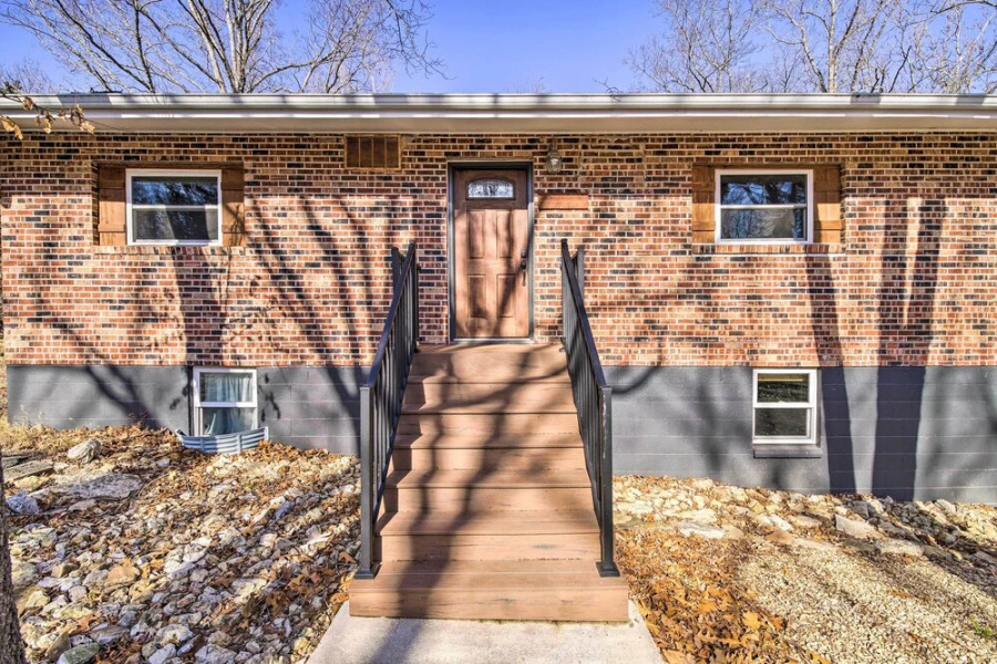 Lakeside Abode: 13 Mi to Silver Dollar City!