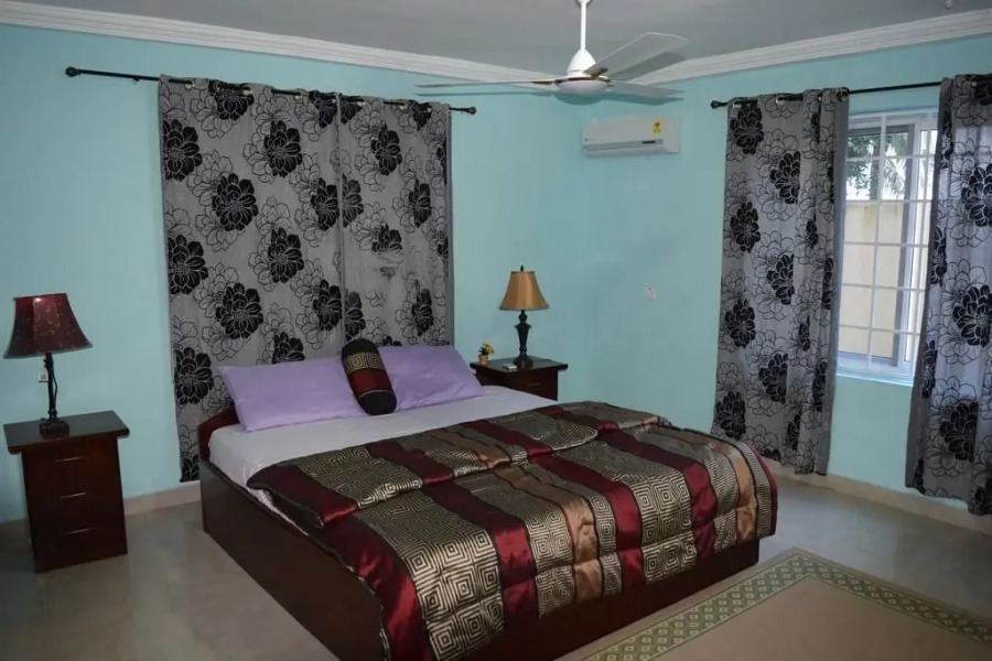 Coconut Pointe Villa & Beach Resort