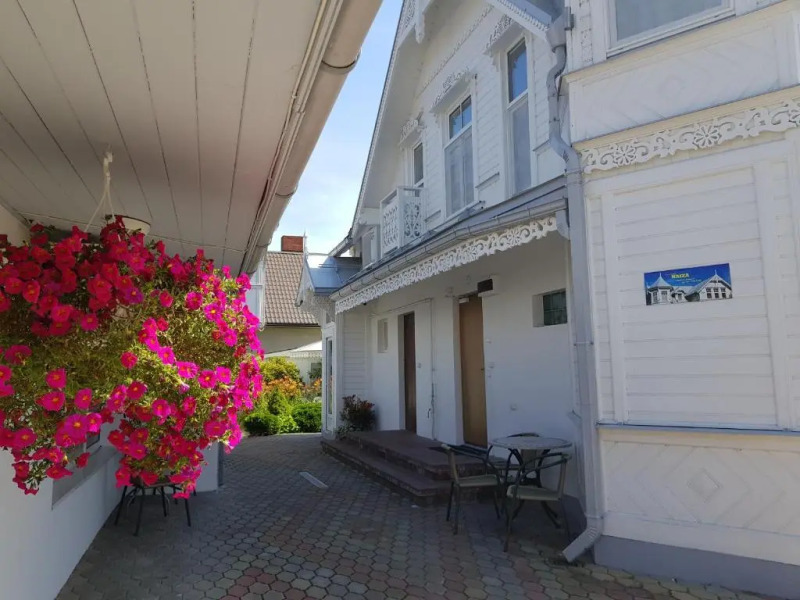 Naiza Guesthouse and Apartments