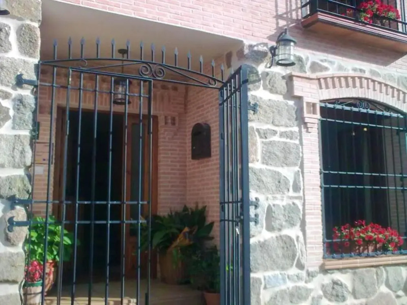 House With 8 Bedrooms in Cenicientos, With Wonderful Mountain View and