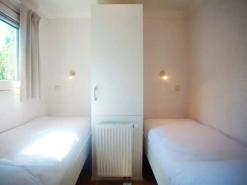 Well-kept chalet with dishwasher, close to Park De Veluwe