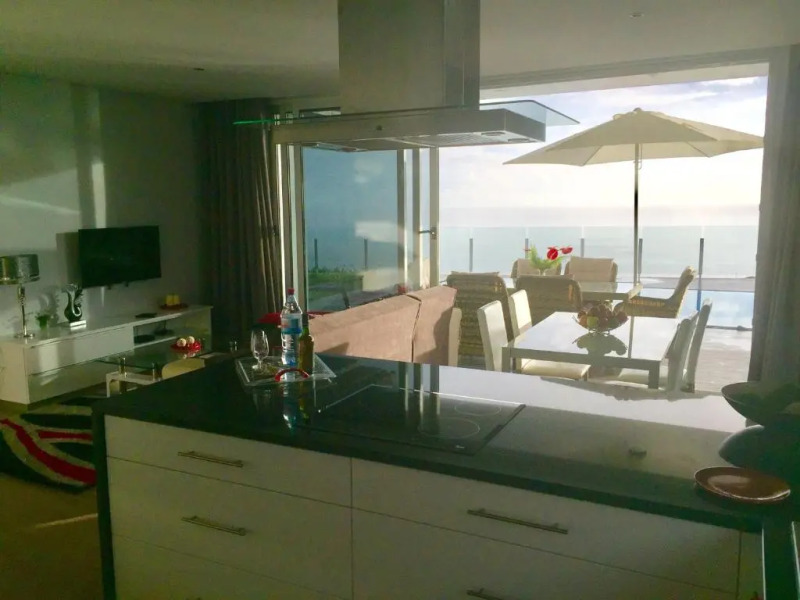 Villa Pinheira III heated pool