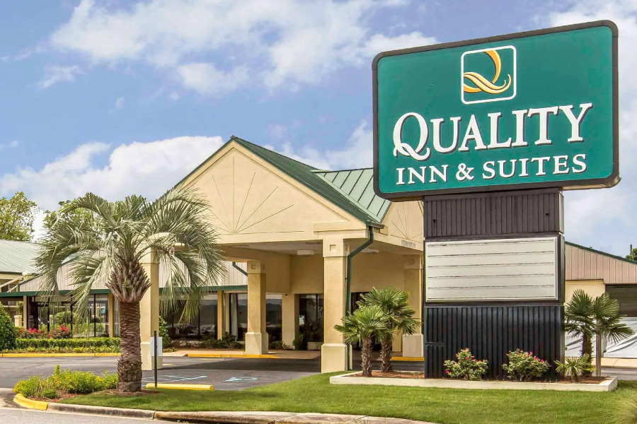 Quality Inn & Suites near Lake Eufaula