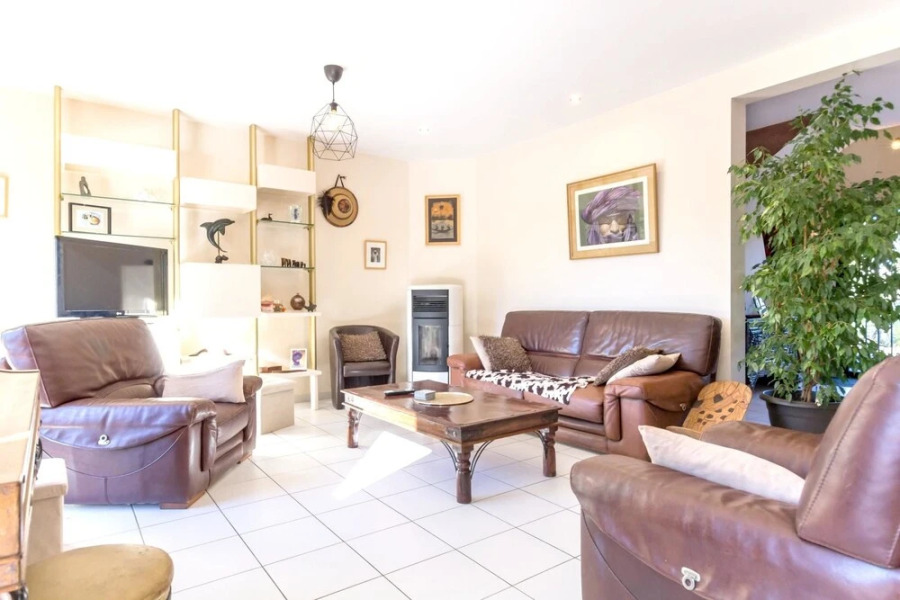 House With 5 Bedrooms in Le Val-saint-père, With Pool Access, Enclosed