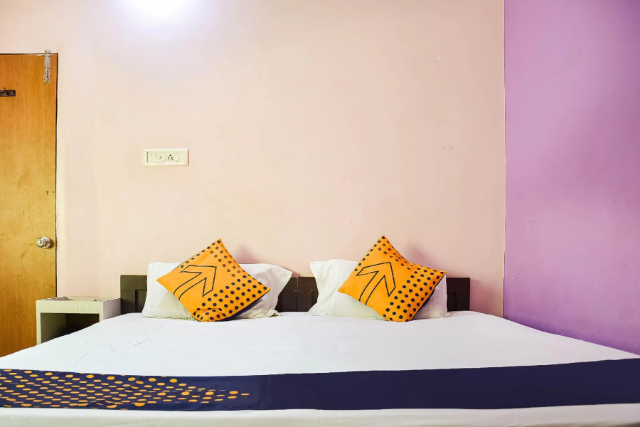 SPOT ON 76685 Subash Palace Lodge