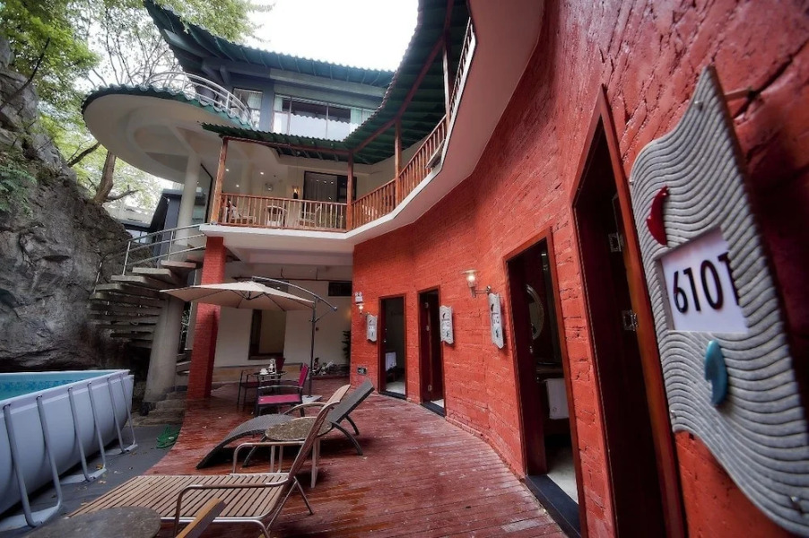 Guilin Crystal Crescent Moon Hotel