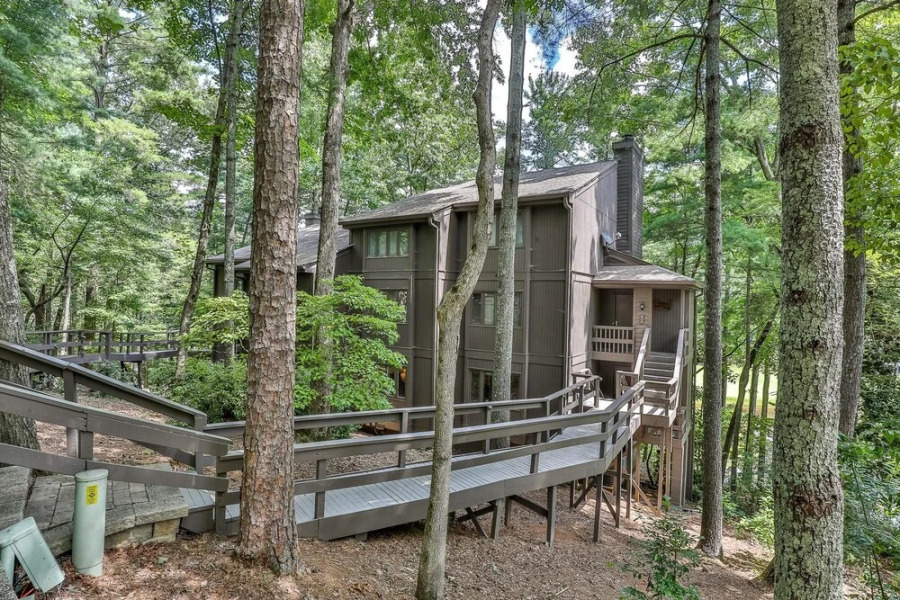 The Retreat at Lake Sconti