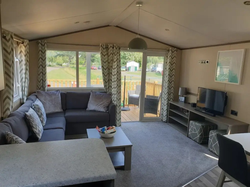 Outstanding 3 bedroom2018model caravan Northampton