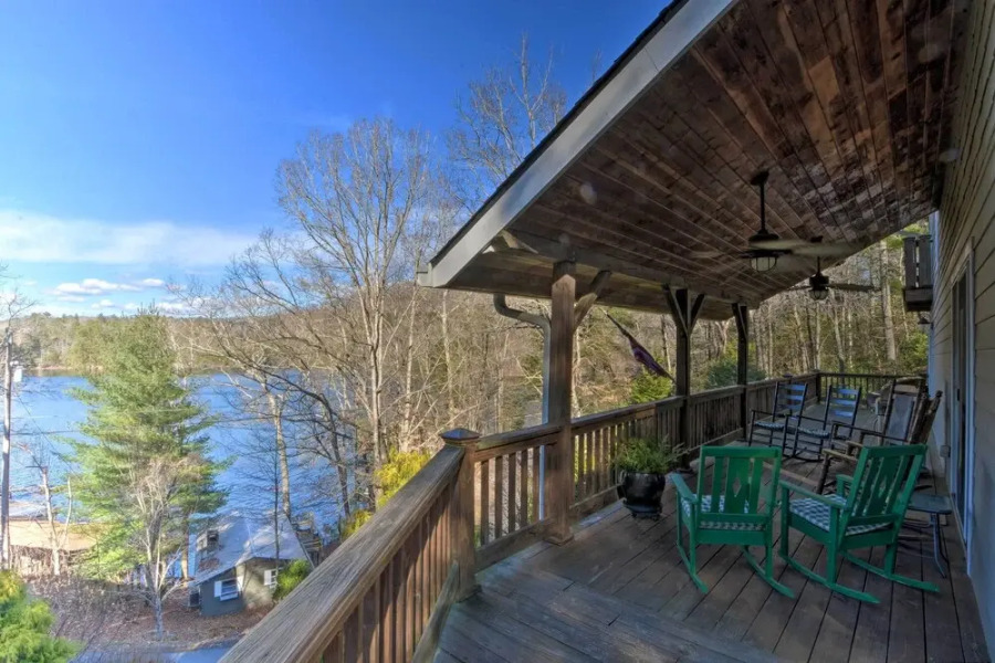 Spacious Lake Santeetlah Cottage w/ Lake Views!