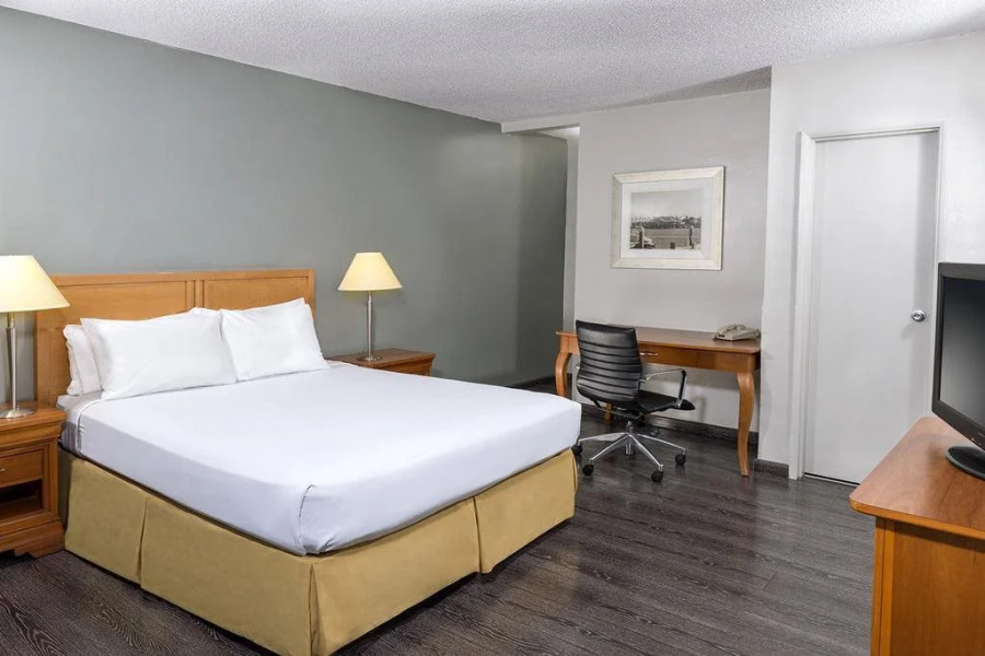 The Sojourn Los Angeles - Sherman Oaks