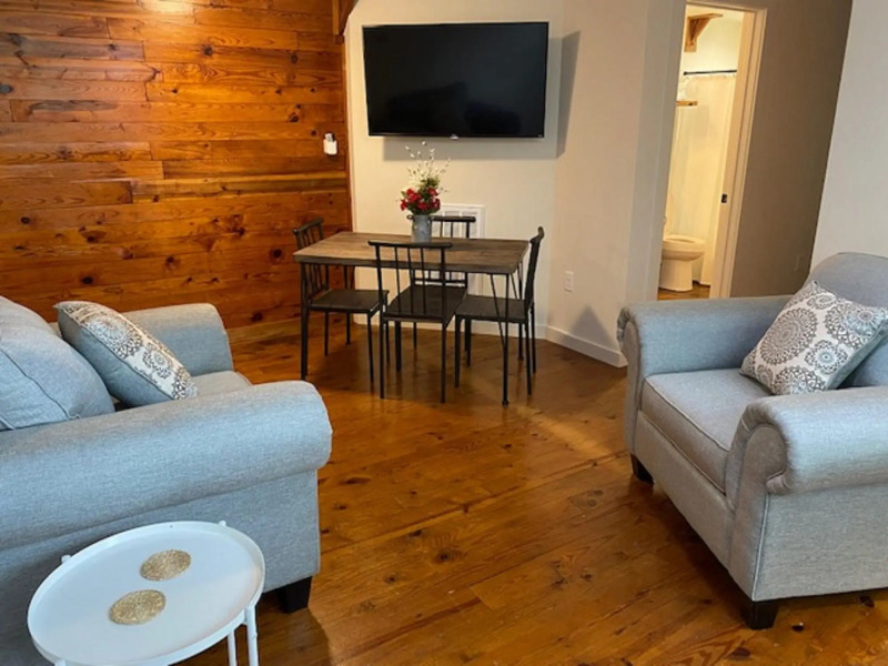 Greeter Falls Lodge Suite 4