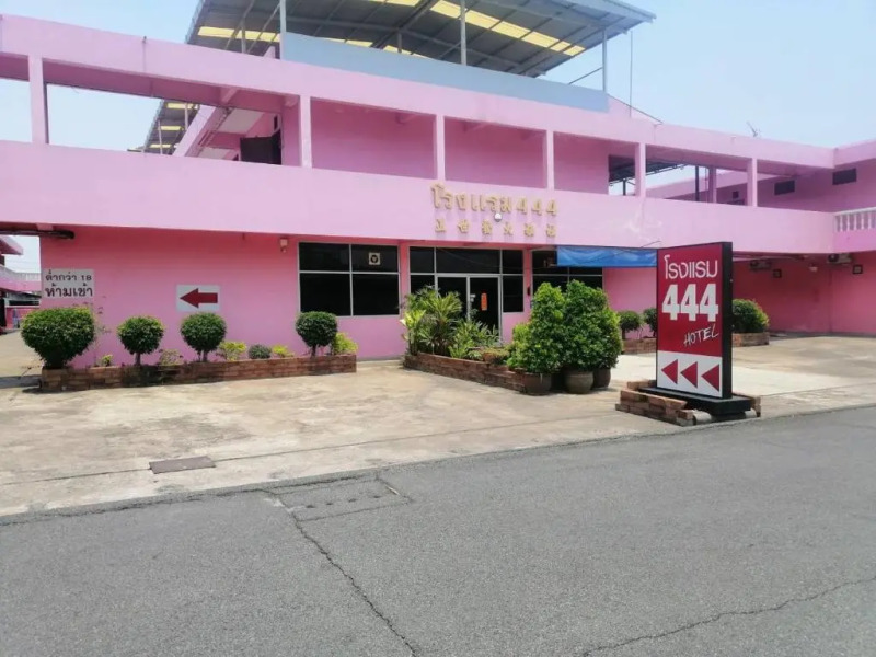 โรงแรม444