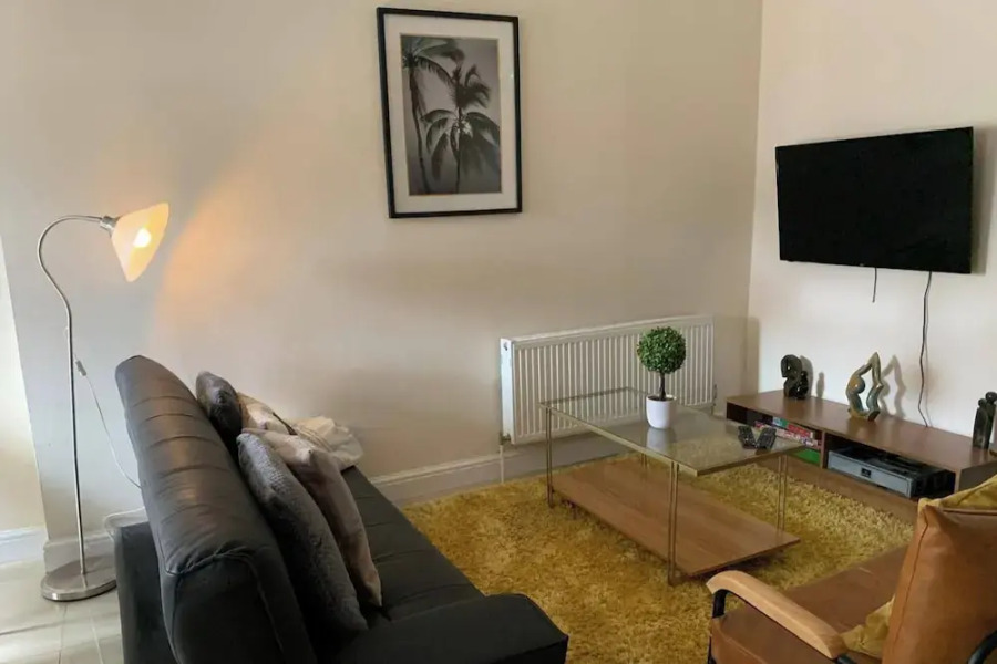 Spacious 4bed Home Near Woking Attractions&nature