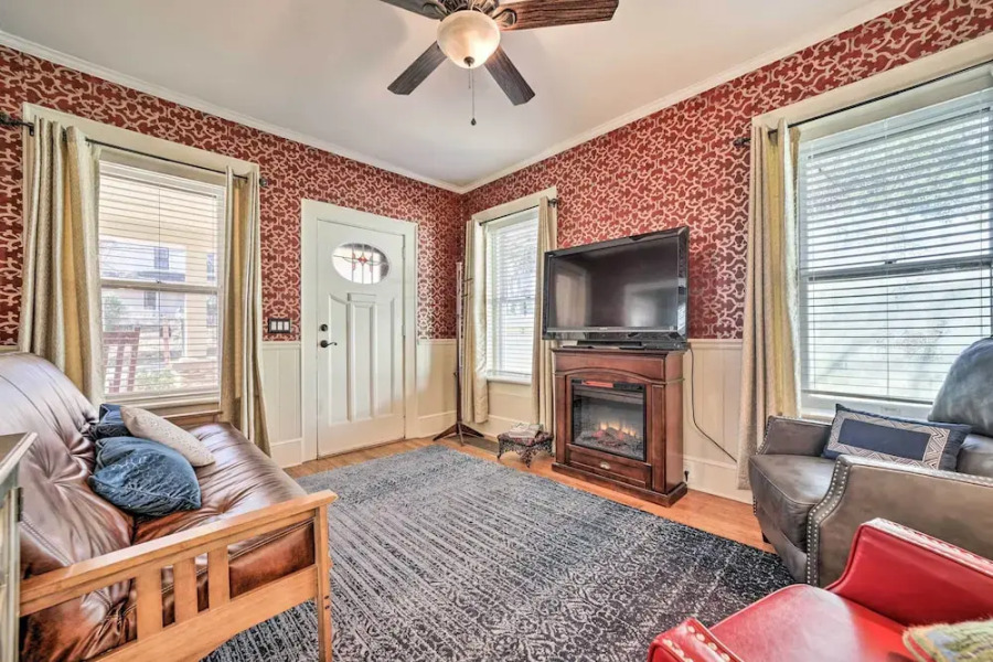 Quaint Home w/ Porch in Downtown Waynesville!