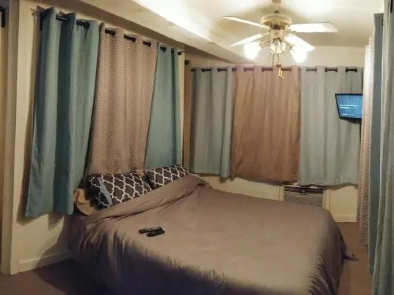 Cheap Private Room In a House