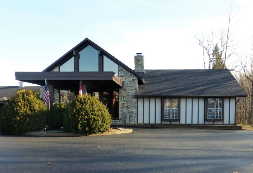 Red Roof Inn & Suites Hazleton