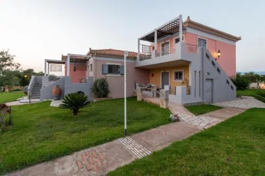 Ta Spitakia Tsarbopoulos