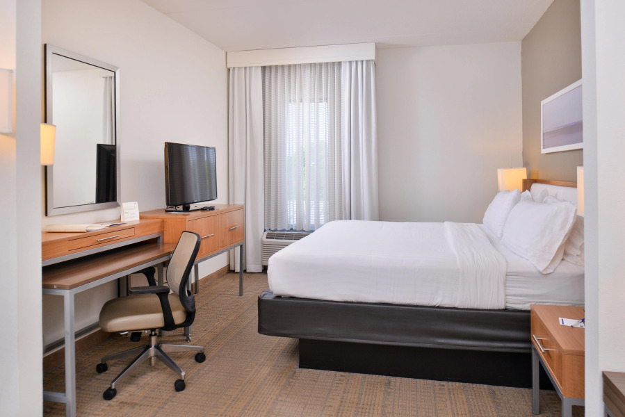 Holiday Inn Express & Suites New Orleans Airport South by IHG