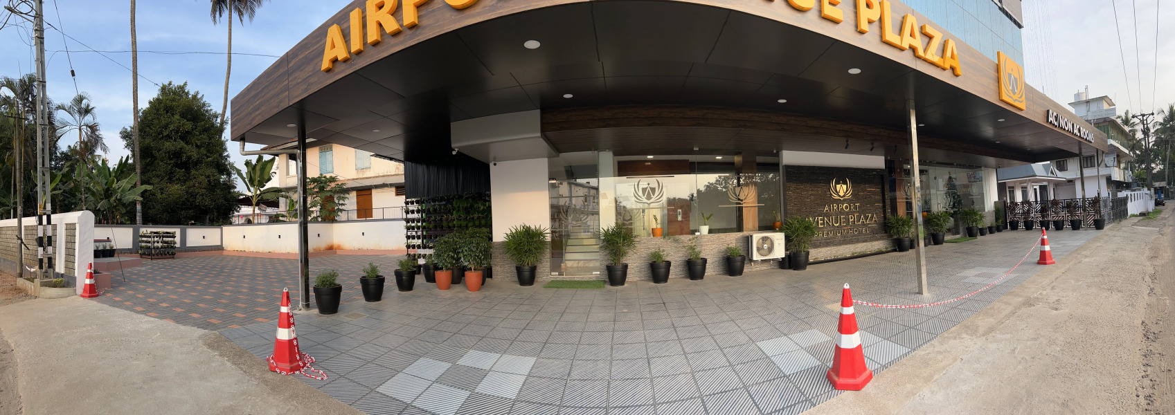 Airport Avenue Plaza