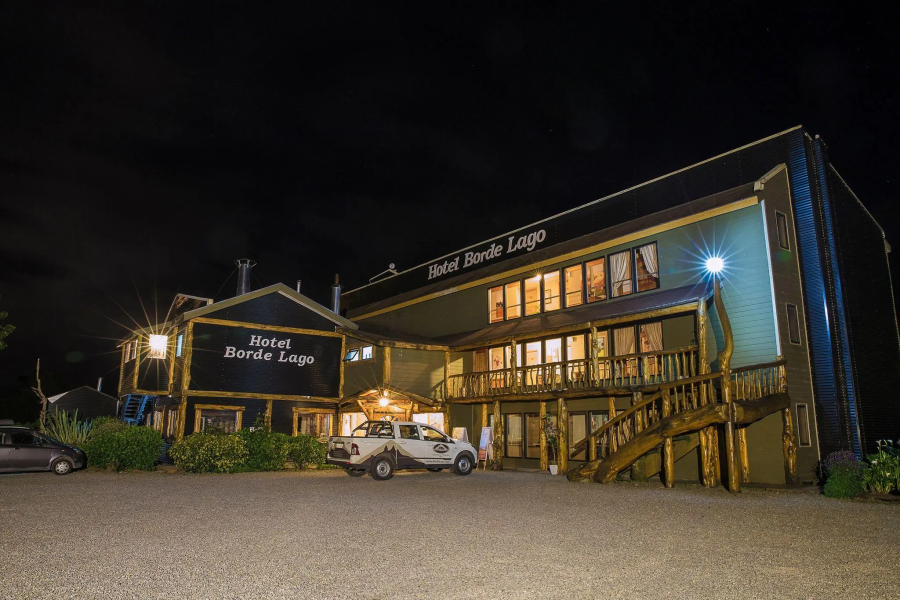 Borde Lago Hotel