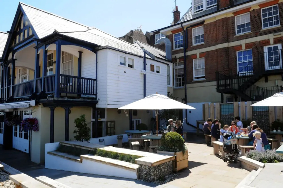 Royal Temple Yacht Club