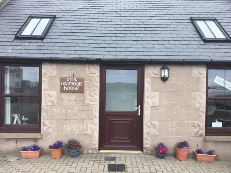 Sma Harbour Hoose