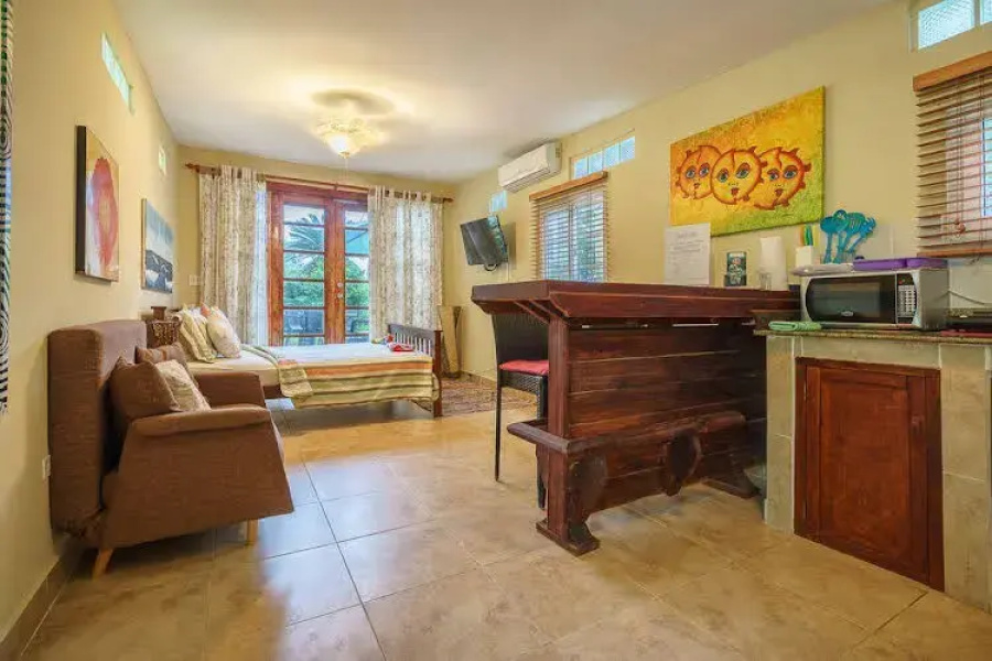 Hibiscus House Bed and Breakfast