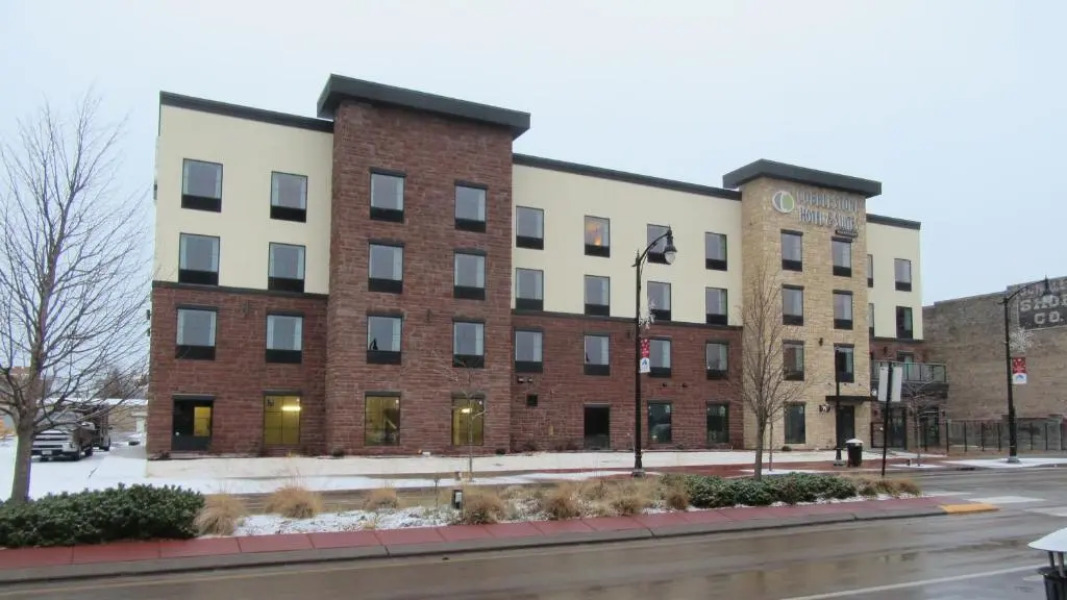 Cobblestone Hotel & Suites - Superior Duluth