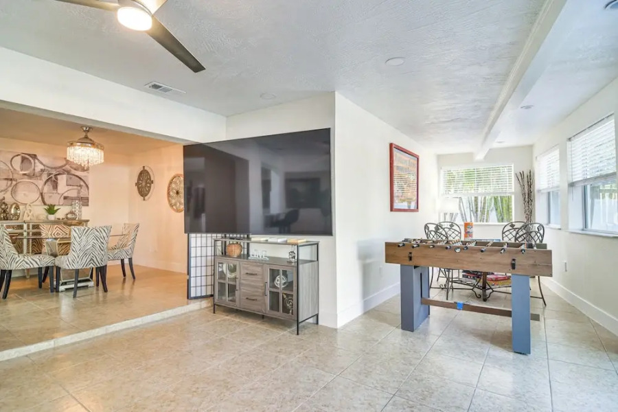 2 Mi to Beach: Home w/ Pool, Grill & More in Largo