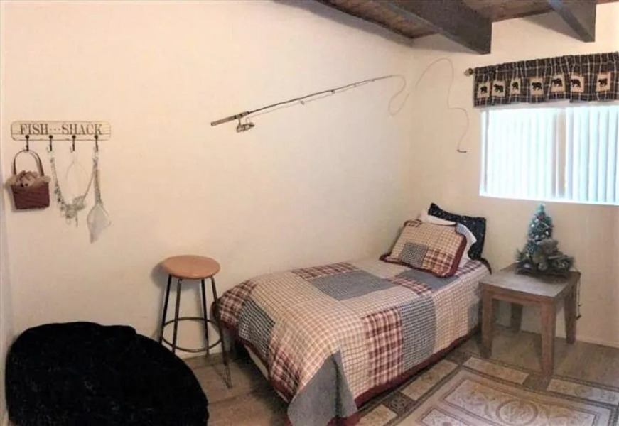 Woodsy 'a' Frame 3 Bedroom Cabin by RedAwning