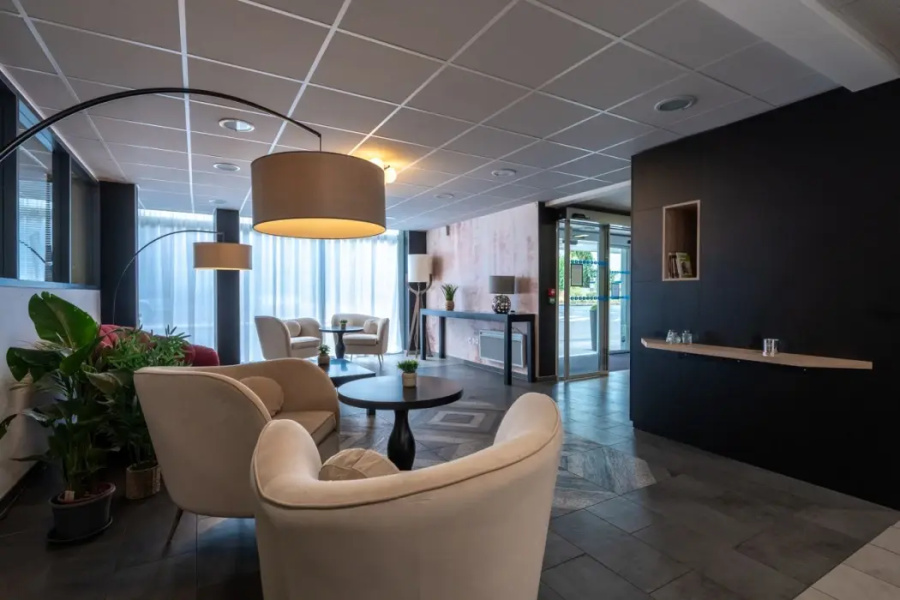 Nemea Appart Hotel Quai Victor Tours Centre