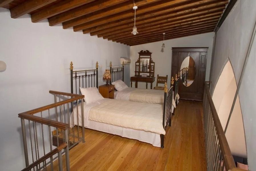 Porfyrios Country House