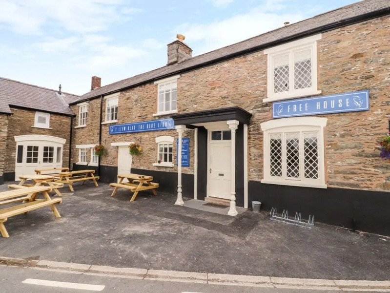 Blue Lion Hotel Apartment