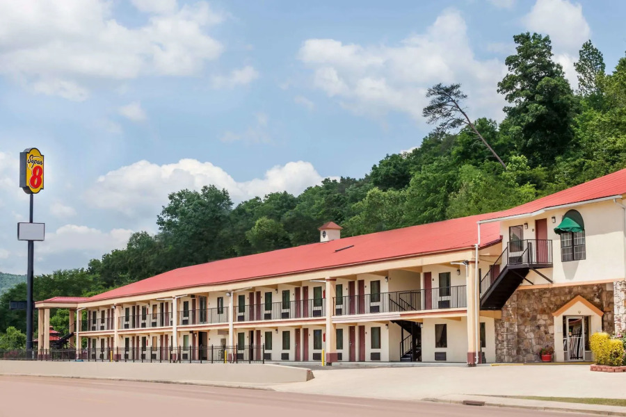 Clarion Pointe Valley Inn