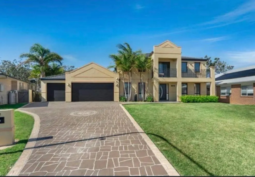 Beautiful 5 bedroom house in Jervis Bay