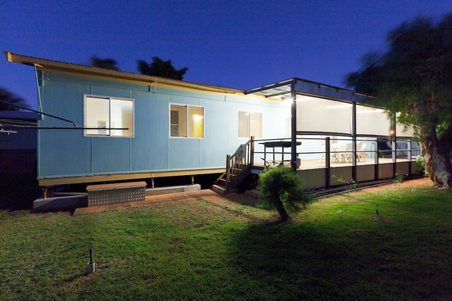 Getaway Villas Unit 3 - 3 Bedroom Self-Contained Villa with a Deck