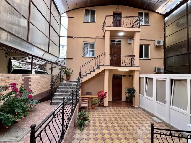 Gostevoy Dom Elanzhi Guest House