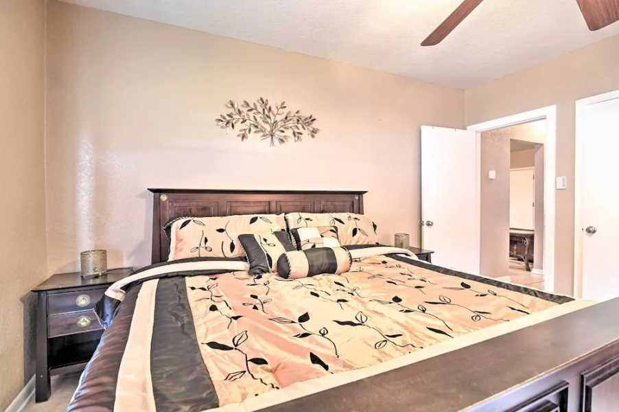 Pet-friendly Auburndale House w/ Lake Views!