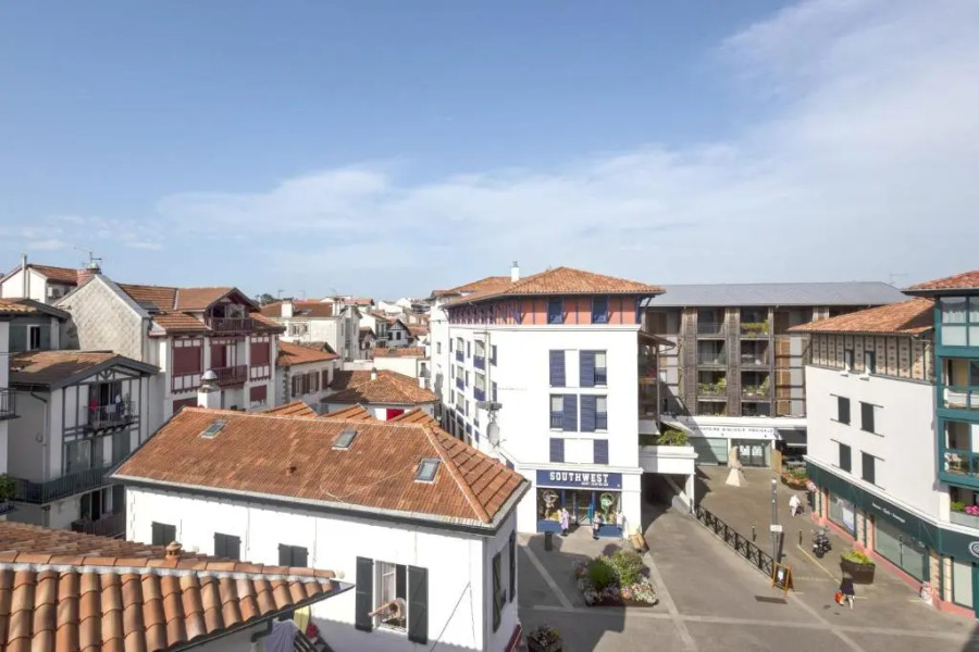 Superb 3 stars flat w balcony in the heart of Saint-Jean-de-Luz - Welkeys