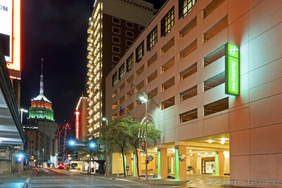 Holiday Inn San Antonio - Riverwalk by IHG