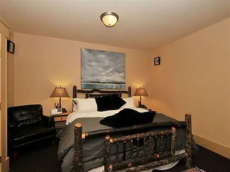 Dragonfly Dock Bed and Breakfast