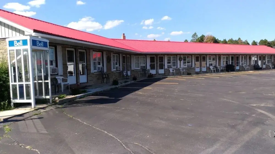 Maple Leaf Motel