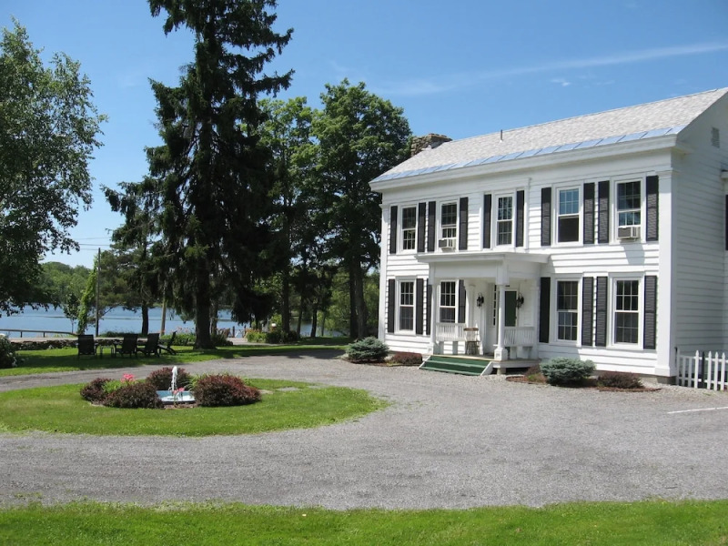 Mariaville Lake Bed and Breakfast