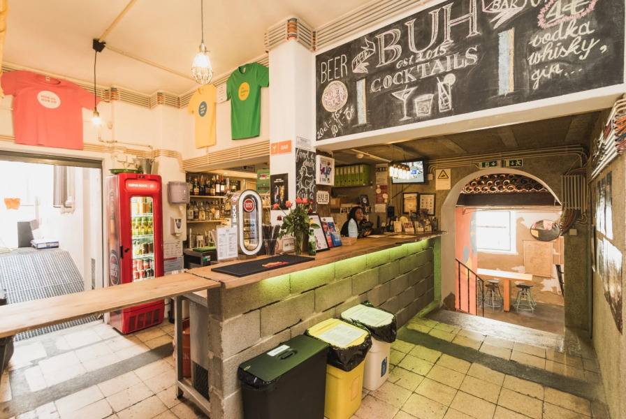 Хостел WOT New Lisbon Social