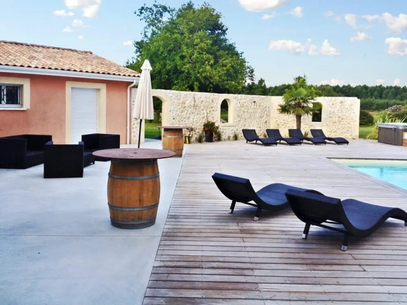Villa With 5 Bedrooms in Saint-germain-d'esteuil, With Private Pool, Enclosed Garden and Wifi - 20 km From the Beach